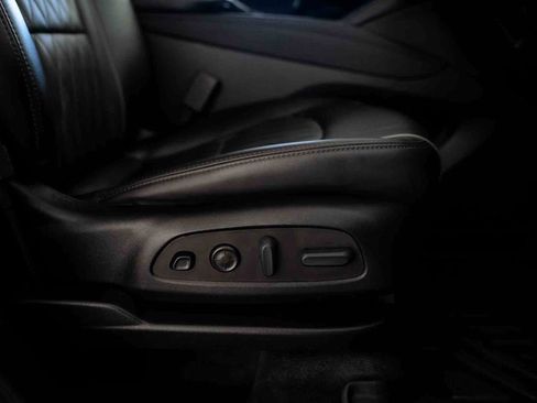 Used 2023 Buick Enclave Avenir image 36