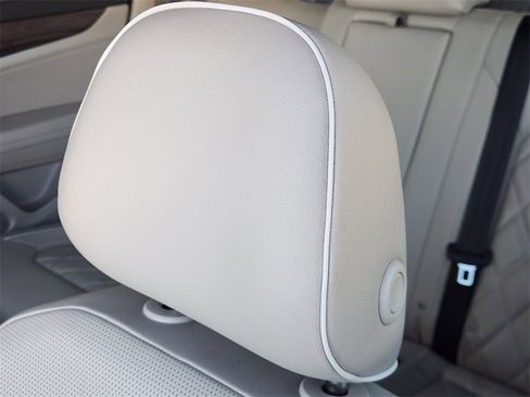 Used 2024 Volkswagen Atlas SEL Premium R-Line image 24