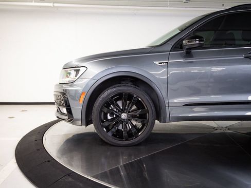 Used 2021 Volkswagen Tiguan SE R-Line AWD/4WD image 11