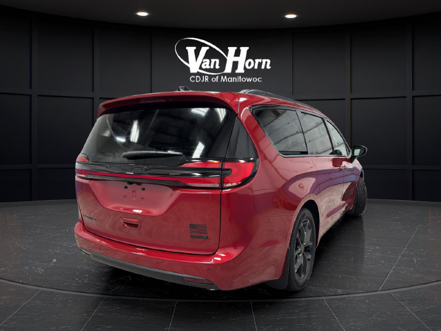 New 2027 Chrysler Pacifica Select FWD image 7