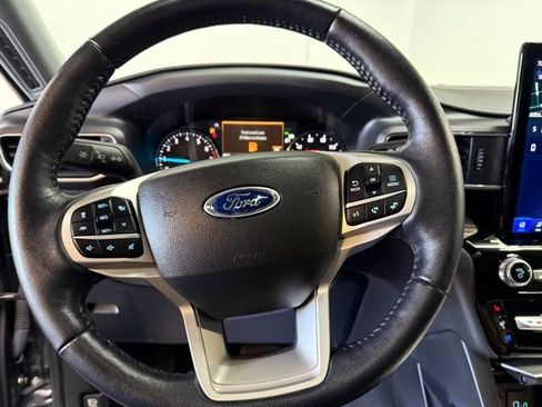 Used 2023 Ford Explorer Limited w/ Limited Technology Package image 28