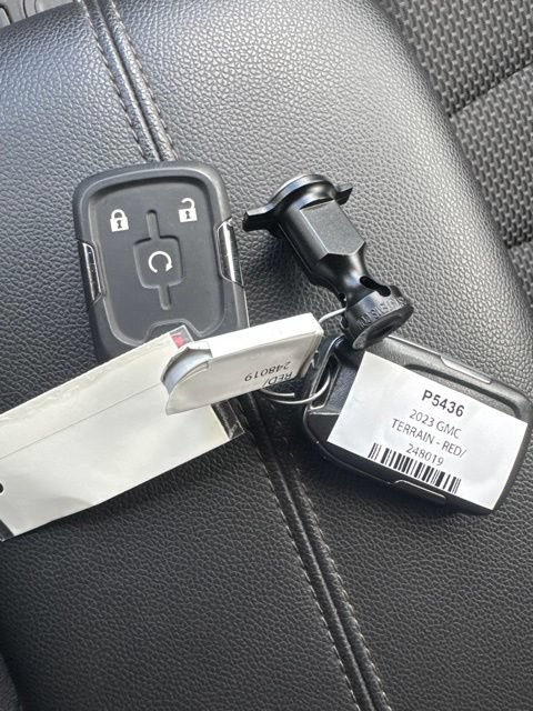 Used 2023 GMC Terrain SLE w/ Driver Convenience Package AWD/4WD image 19