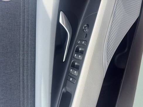 Used 2025 Hyundai Elantra Limited FWD image 20
