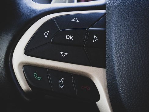 Used 2017 Jeep Grand Cherokee Limited 75th Anniversary image 12