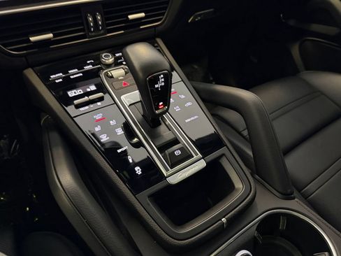 Certified 2023 Porsche Cayenne AWD/4WD image 19