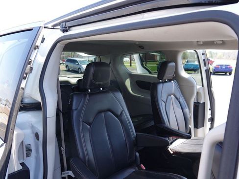 Used 2020 Chrysler Voyager Lxi image 39