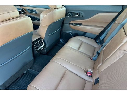 Certified 2025 Toyota Crown Signia image 13