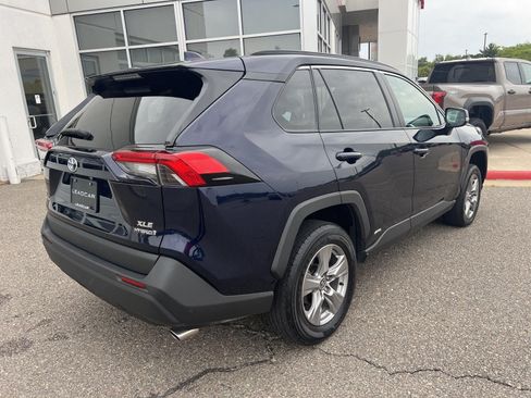 Used 2024 Toyota RAV4 XLE AWD/4WD image 16