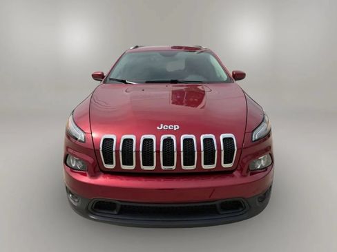 Used 2017 Jeep Cherokee Latitude w/ Cold Weather Group AWD/4WD image 2