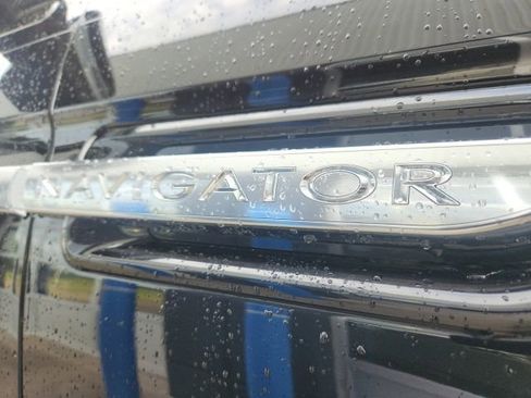 Used 2019 Lincoln Navigator Reserve AWD/4WD image 10