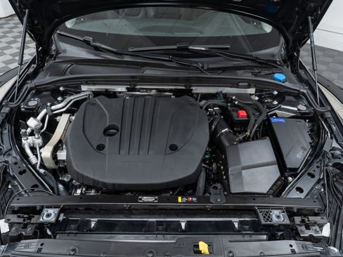 Used 2024 Volvo V60 B5 Cross Country Plus image 9