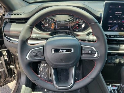 Used 2024 Jeep Compass Trailhawk AWD/4WD image 22