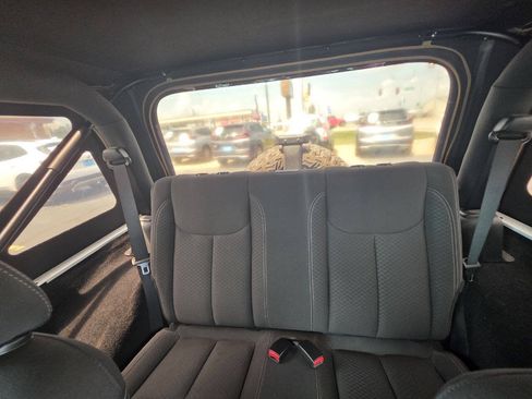 Used 2018 Jeep Wrangler Sport AWD/4WD image 19