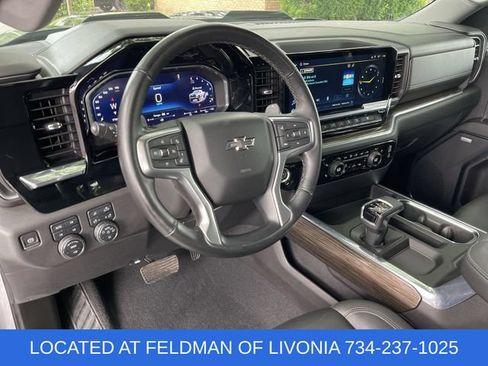 Used 2024 Chevrolet Silverado 1500 LT Trail Boss w/ LT Trail Boss Premium Package AWD/4WD image 10