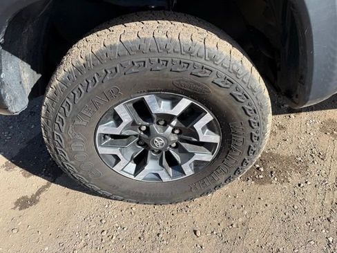 Used 2023 Toyota Tacoma TRD Off-Road AWD/4WD image 10