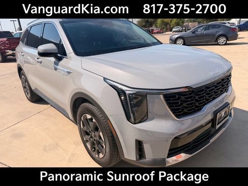 Certified 2025 Kia Sorento S w/ Panoramic Sunroof Package FWD image 5