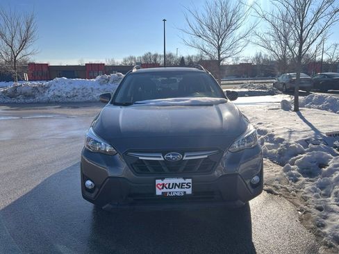 Used 2023 Subaru Crosstrek 2.0i Premium image 2