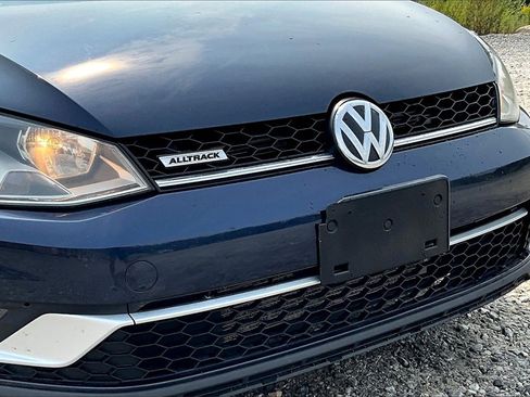 Used 2017 Volkswagen Golf Alltrack S image 24
