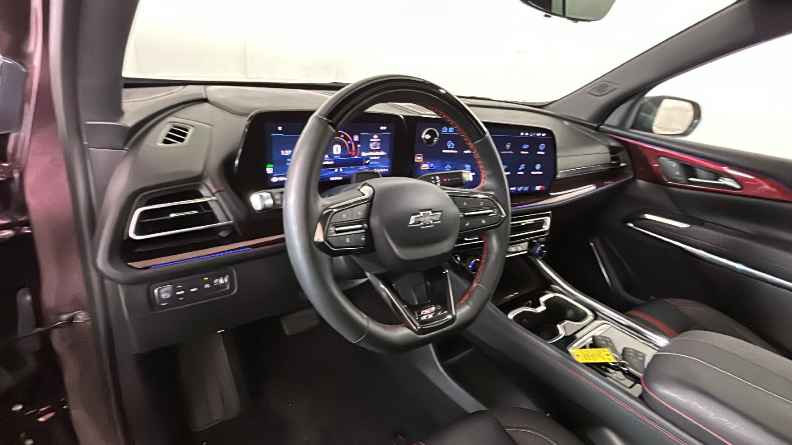 Used 2025 Chevrolet Traverse RS w/ LPO, Floor Liner Package AWD/4WD image 17