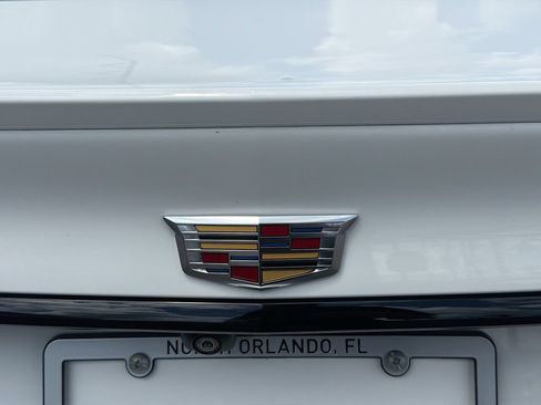 Used 2022 Cadillac CT5 V w/ Platinum Package RWD image 11