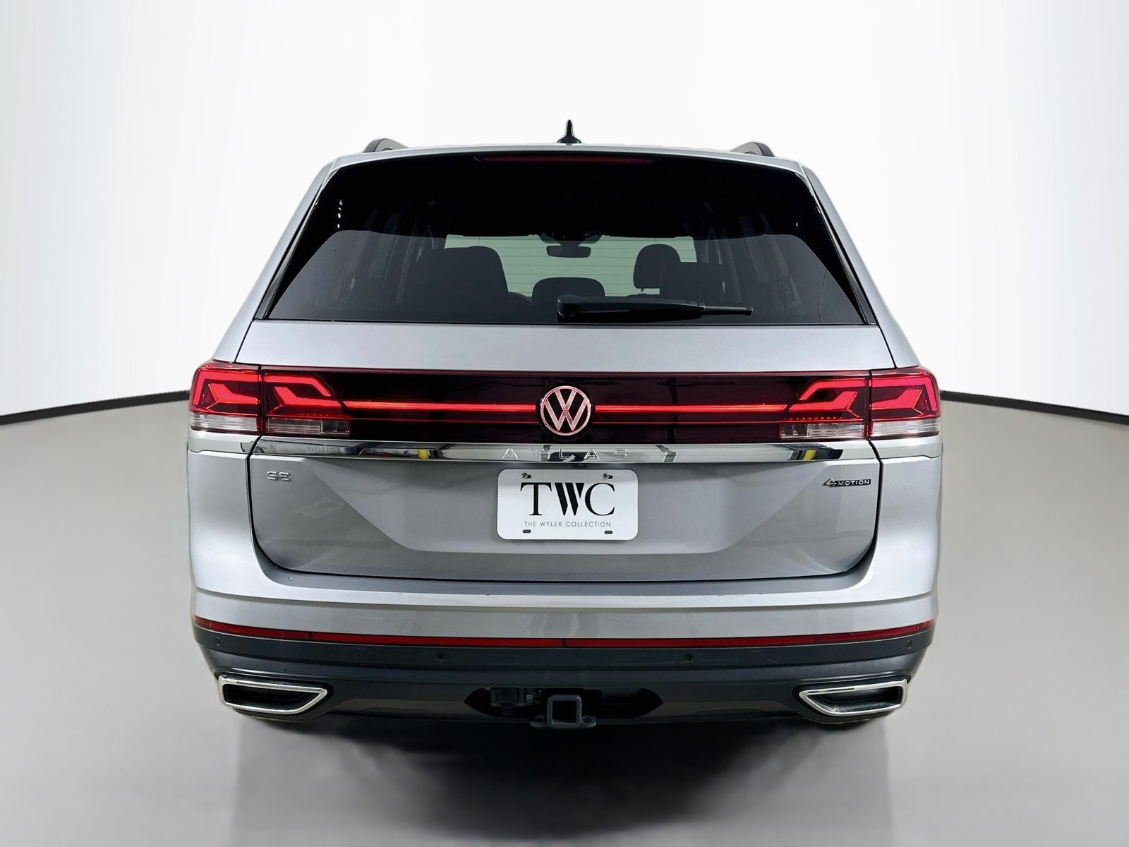 Used 2025 Volkswagen Atlas SE AWD/4WD image 6