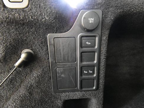 Used 2020 Land Rover Discovery SE AWD/4WD image 35