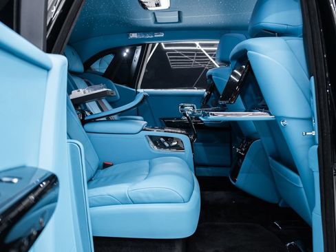 Used 2025 Rolls-Royce Phantom Sedan image 32