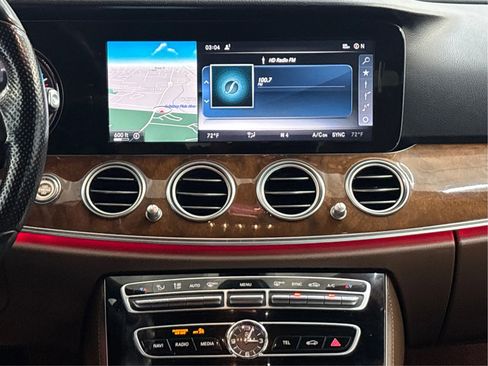 Used 2017 Mercedes-Benz E 300 image 19