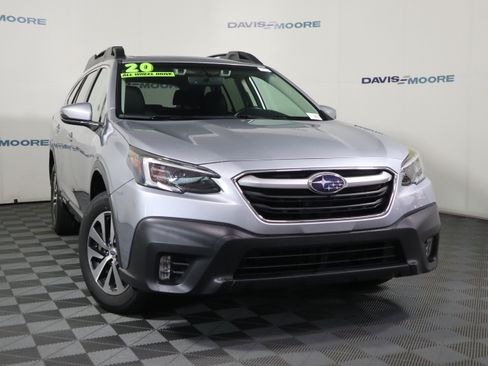 Used 2020 Subaru Outback Premium AWD/4WD image 2