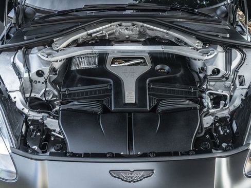 Used 2022 Aston Martin DBX image 34