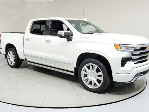 Certified 2023 Chevrolet Silverado 1500 High Country AWD/4WD image 7