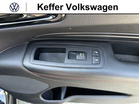 Used 2025 Dodge Durango GT RWD image 31