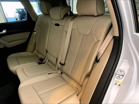 Certified 2025 Audi Q5 2.0T Premium Plus w/ Premium Plus Package image 20