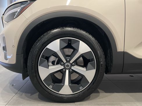 Used 2025 Volvo XC40 B5 Plus w/ Climate Package AWD/4WD image 7