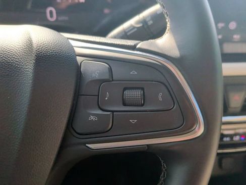 Used 2025 Buick Encore GX Avenir w/ Avenir Convenience Package FWD image 18