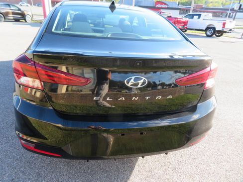 Used 2020 Hyundai Elantra SEL image 4