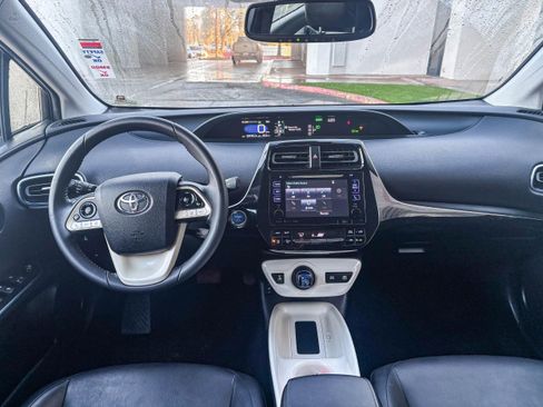Used 2016 Toyota Prius Four Touring image 15