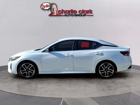 Used 2025 Nissan Sentra SR FWD image 2