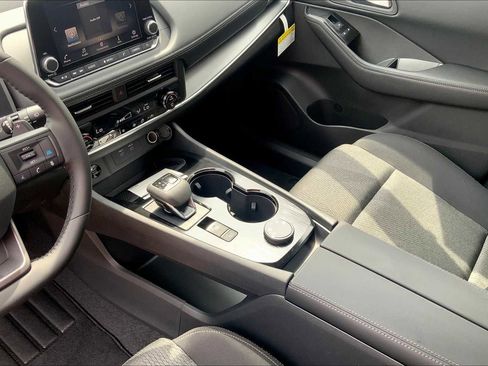 New 2026 Nissan Rogue SV image 7