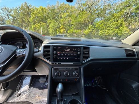 Used 2018 Volkswagen Atlas SE AWD/4WD image 11