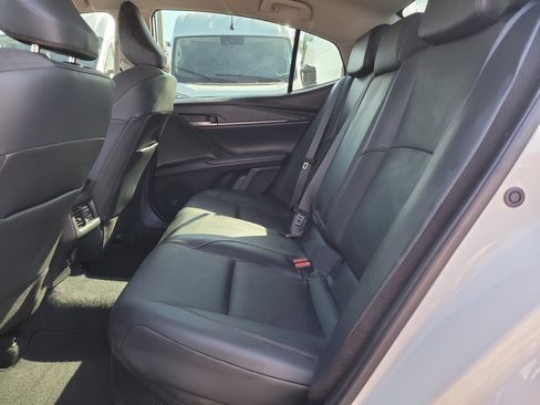 Used 2025 Toyota Camry XLE FWD image 11