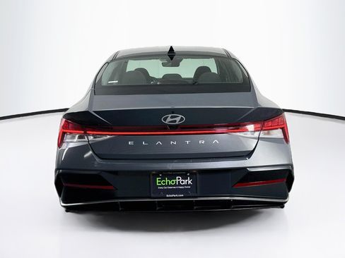 Used 2025 Hyundai Elantra SEL FWD image 7
