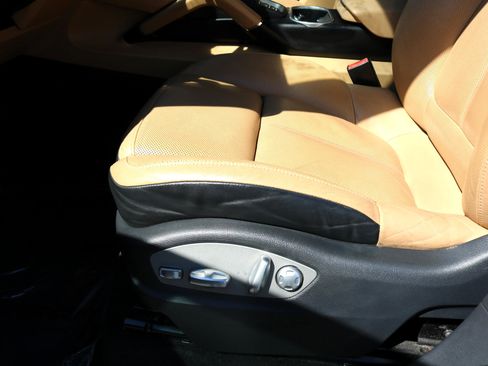 Used 2015 Porsche Cayenne S w/ Premium Package image 19