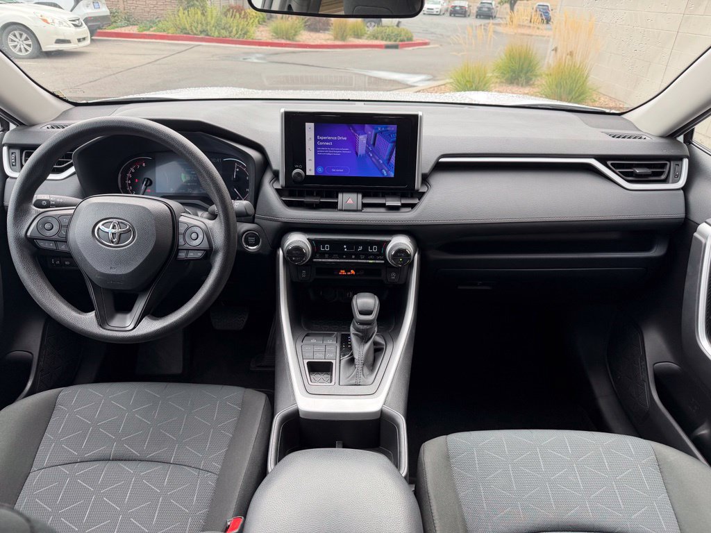 Used 2025 Toyota RAV4 XLE AWD/4WD image 15