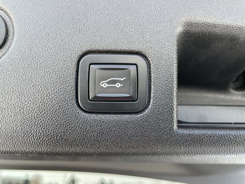 Used 2019 Chevrolet Equinox Premier image 28