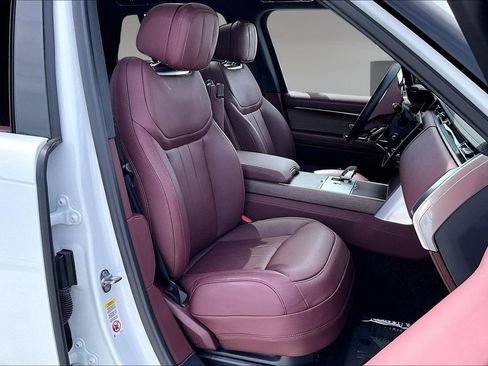 Used 2025 Land Rover Range Rover SE image 27