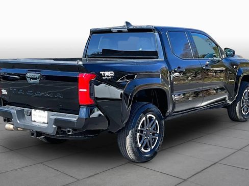 Used 2025 Toyota Tacoma TRD Sport AWD/4WD image 21