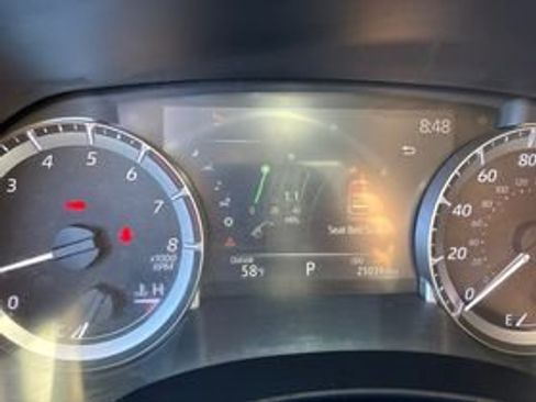 Used 2023 Toyota Highlander LE image 7