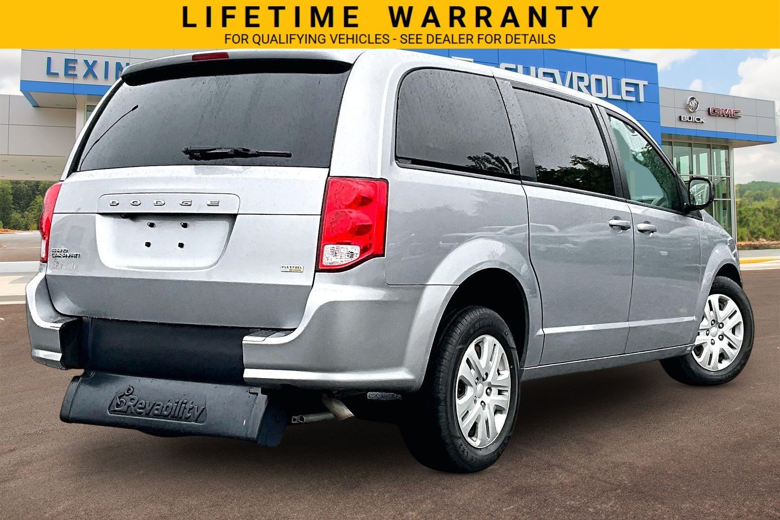 Used 2018 Dodge Grand Caravan SE FWD image 13