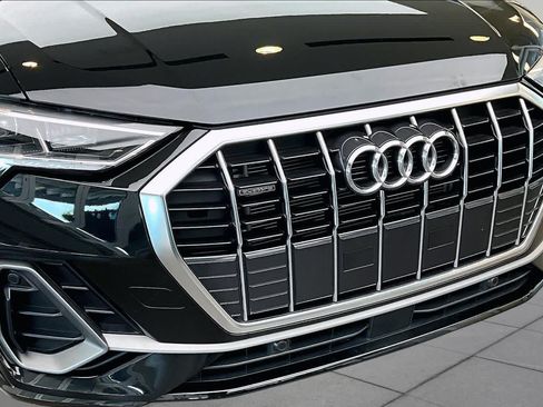 Certified 2025 Audi Q3 2.0T Premium w/ Convenience Package AWD/4WD image 32